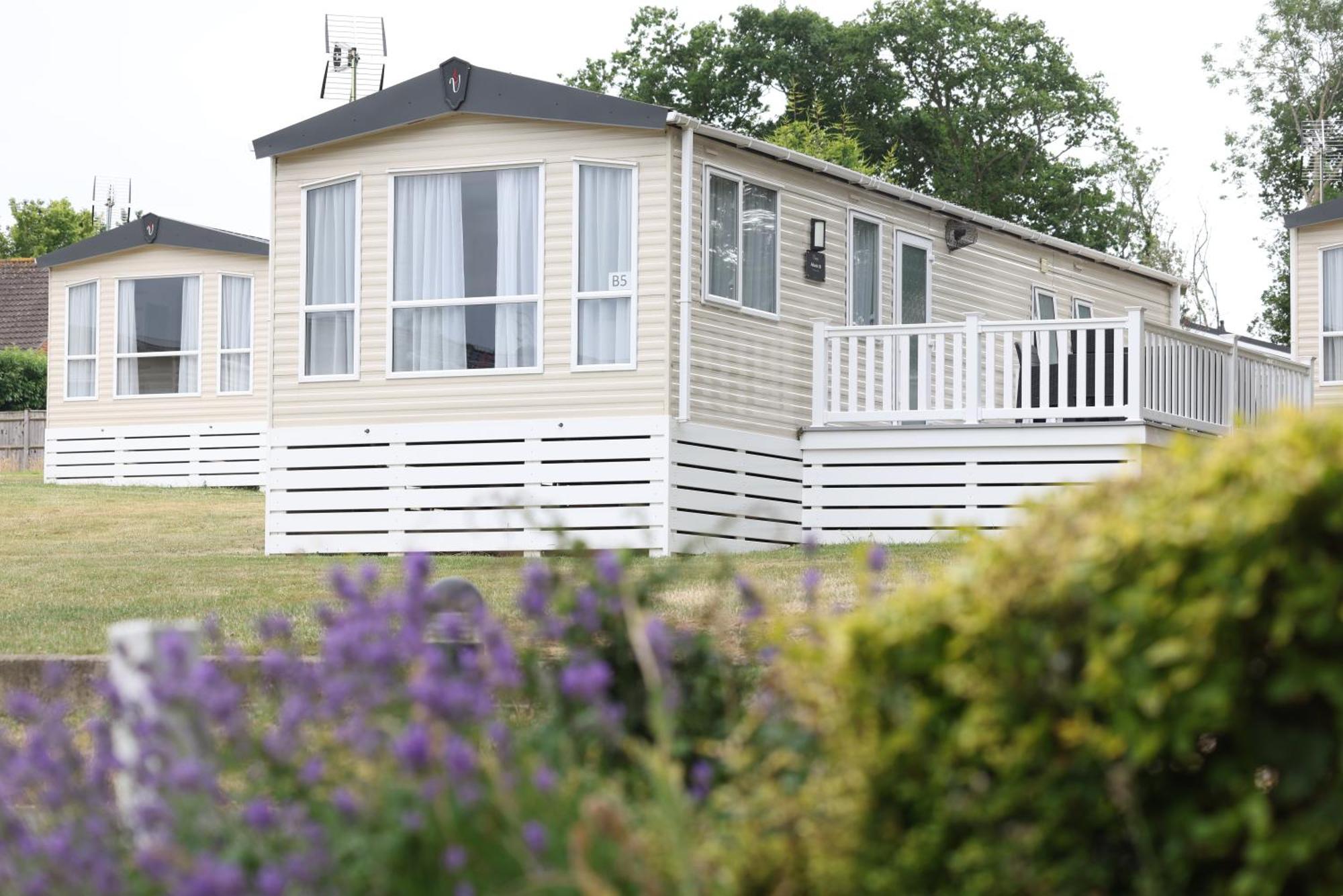 Mercury Yacht Harbour And Holiday Park Bursledon Exterior photo